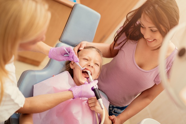 How A Family Dentist Can Keep Your Entire Family Smiling