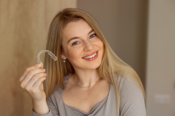 Invisalign Vs  Lingual Braces